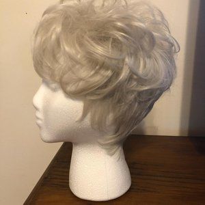 NWT! Sexy Silver Short Easy Care Wig